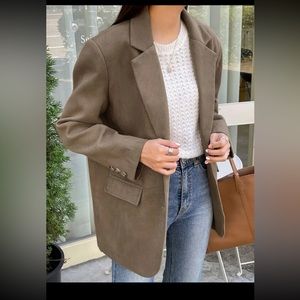 Single breasted lapel blazer